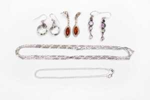A collection of jewellery in sterling silver