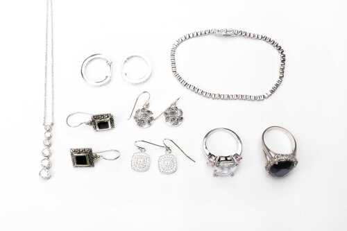 A collection of jewellery in sterling silver