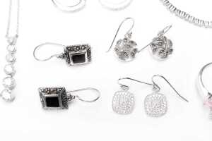 A collection of jewellery in sterling silver - 2