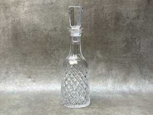 Cut crystal decanter and eight wine glasses - 4