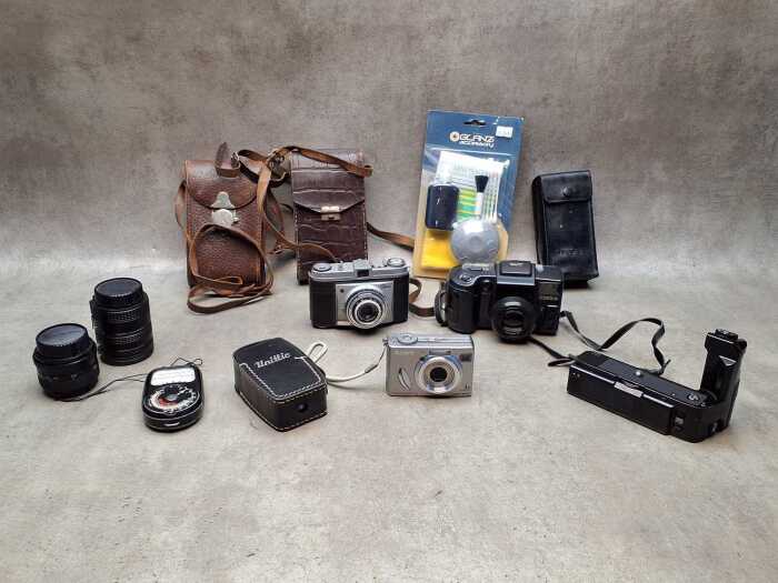 Assorted cameras and accessories, including Kodak
