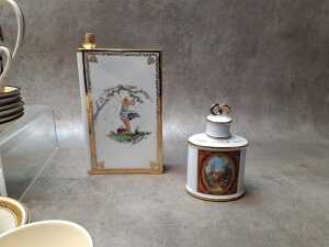 Mostly english porcelain, including Royal Worcester and Royal Winton - 6