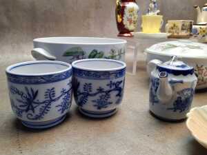 Mostly english porcelain, including Royal Worcester and Royal Winton - 7