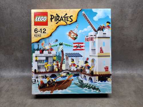 LEGO Pirates Soldiers' Fort set C2008