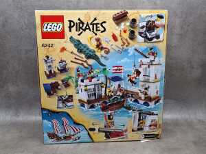 LEGO Pirates Soldiers' Fort set C2008 - 2