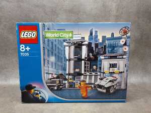 LEGO World City police HQ C2003