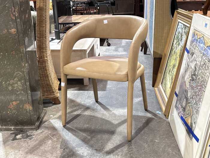 Lounge Lovers tan leather tub chair