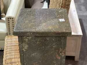 Green stone display square pedestal - 2