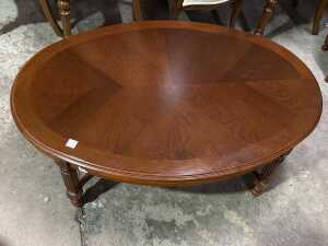 Oval mahogany coffee table - 2