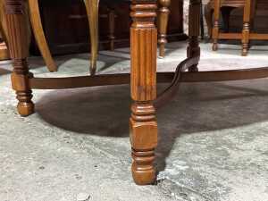 Oval mahogany coffee table - 4