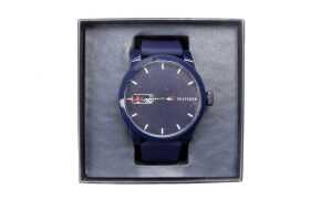 A Tommy Hilfiger Denim silicone quartz watch - 5