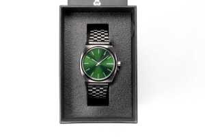 A Nixon Time Teller quartz watch - 4