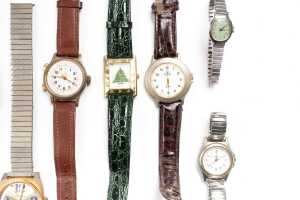 A large collection of watches - 2
