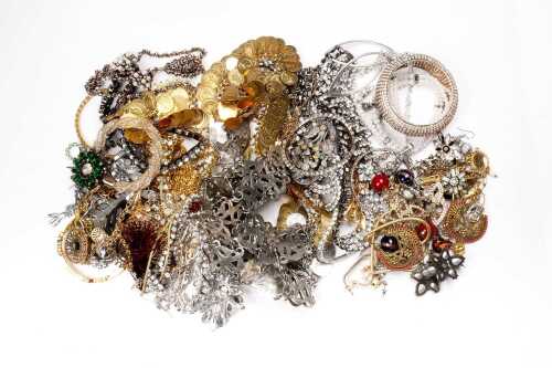 A collection of vintage costume jewellery