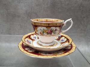 Royal Albert 'Lady Hamilton' porcelain tea setting for six - 2