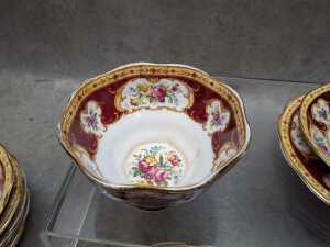 Royal Albert 'Lady Hamilton' porcelain tea setting for six - 3