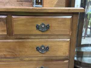 Chest of four drawers - 4