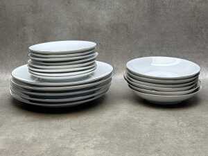Thomas Germany 'Medallion Platinum' porcelain part dinner setting - 5