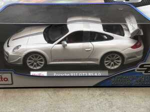 Four Maisto special edition 1:18 scale die-cast - 4