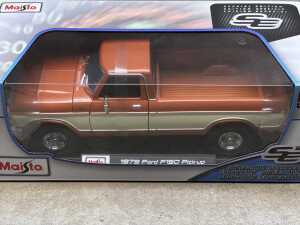 Four Maisto special edition 1:18 scale die-cast - 4