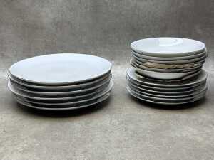 Thomas Germany 'Medallion Platinum' porcelain dinner set for six - 5