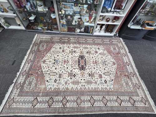 Persian Ardebil hand-made wool rug