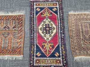 Three Persian hand-made wool prayer rugs - 2