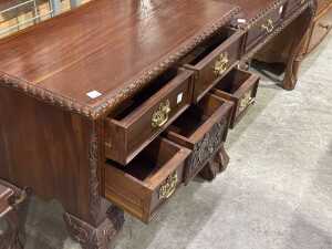 Mahogany Chippendale lowboy chest - 2