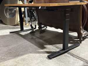 Electric height adjustable desk - 4
