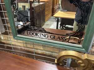 Mirror with Art Nouveau-style decoration - 2