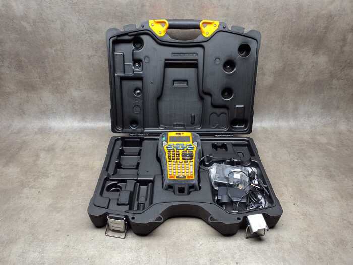 Dymo Rino 6000 label machine with protective hard case