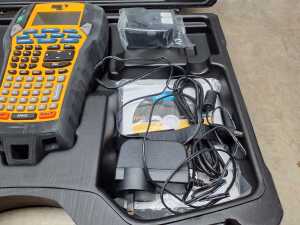 Dymo Rino 6000 label machine with protective hard case - 3