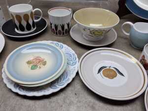 Wedgwood porcelain, mostly Susie Cooper - 3