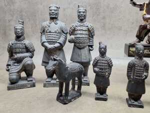 Asian decorative figures, including Chinese Terracotta Warriors - 4