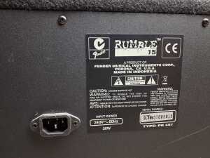 Fender Rumble 15 guitar amplifier - 4