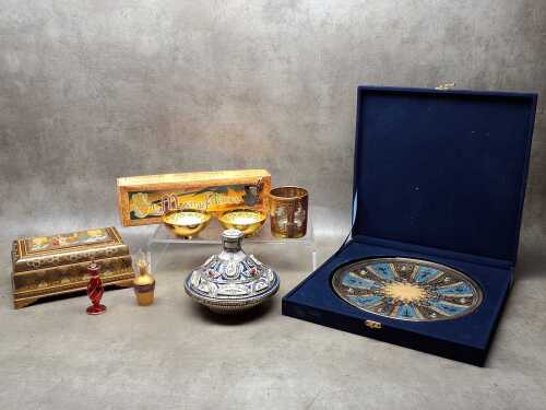 Assorted Middle Eastern decorative objects