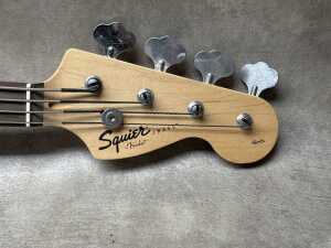 Squier by Fender Affinity Series J bass guitar - 2