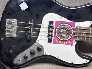 Squier by Fender Affinity Series J bass guitar - 3