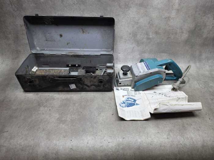 Makita Model 1100 electric hand planer