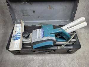 Makita Model 1100 electric hand planer - 4