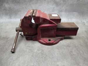 Heavy duty cast bench vice - 3