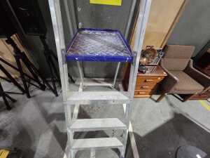 Bailey P150 platform step ladder - 5