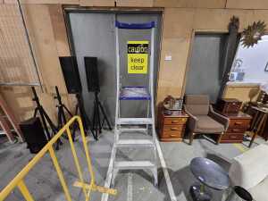 Bailey P150 platform step ladder - 3