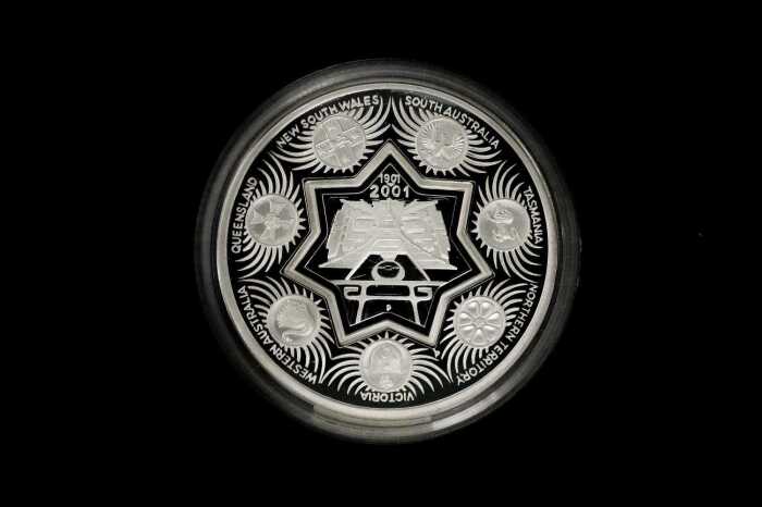 Centenary of Federation Holey Dollar & Dump 2001 totalling $1.25, 1oz 99.9% pure silver
