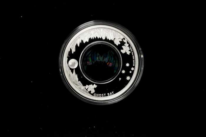 Australian Opal Series The Ghost Bat 2015 $1 silver proof coin, 31.14g 99.9% pure silver