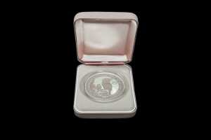 Crown Privy Mark 60th Anniversary 1997 $2 silver proof coin, 62.77g 99.9% pure silver - 3