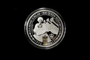 Diamond Jubilee H.M. Elizabeth II 2012 two silver proof coin set totalling $2, 2oz 99.9% pure silver - 3