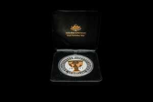 The Presidents Cup 2011 $10 silver selectively gold plated proof coin, 5oz 99.9% pure silver - 3