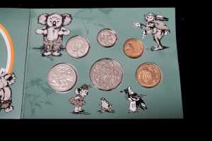 Three eight-coin uncirculated sets and two six-coin uncirculated sets - 4