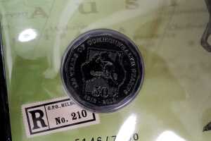 Eight assorted collectable coins and PNCs - 3